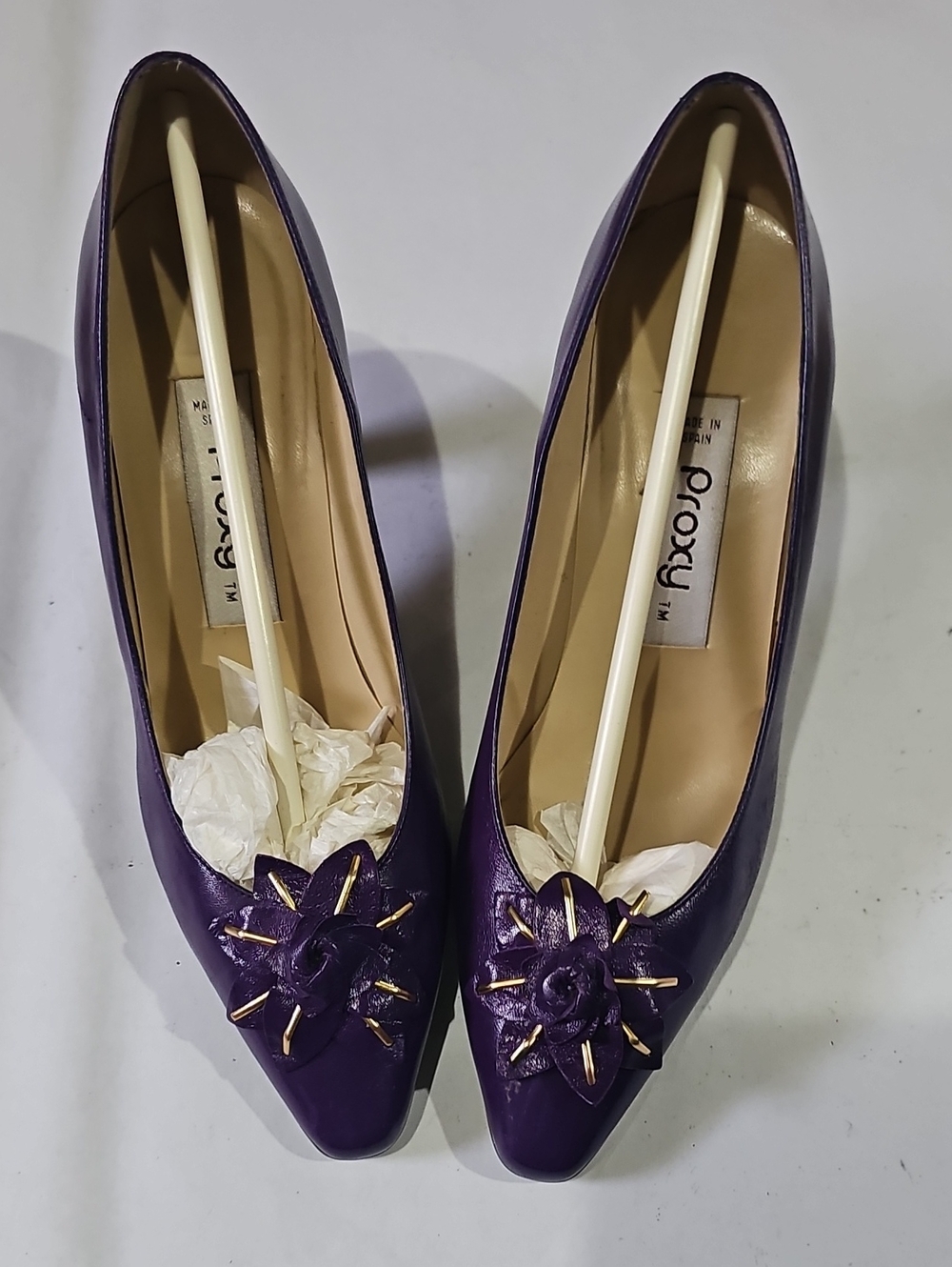 Roxy Purple Pointed-Toe Pumps with Floral Accent